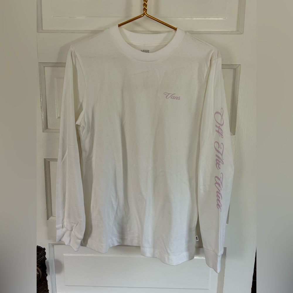 Vans “Off The Wall” White Long Sleeve Tee with Pink Sleeve Design. Medium